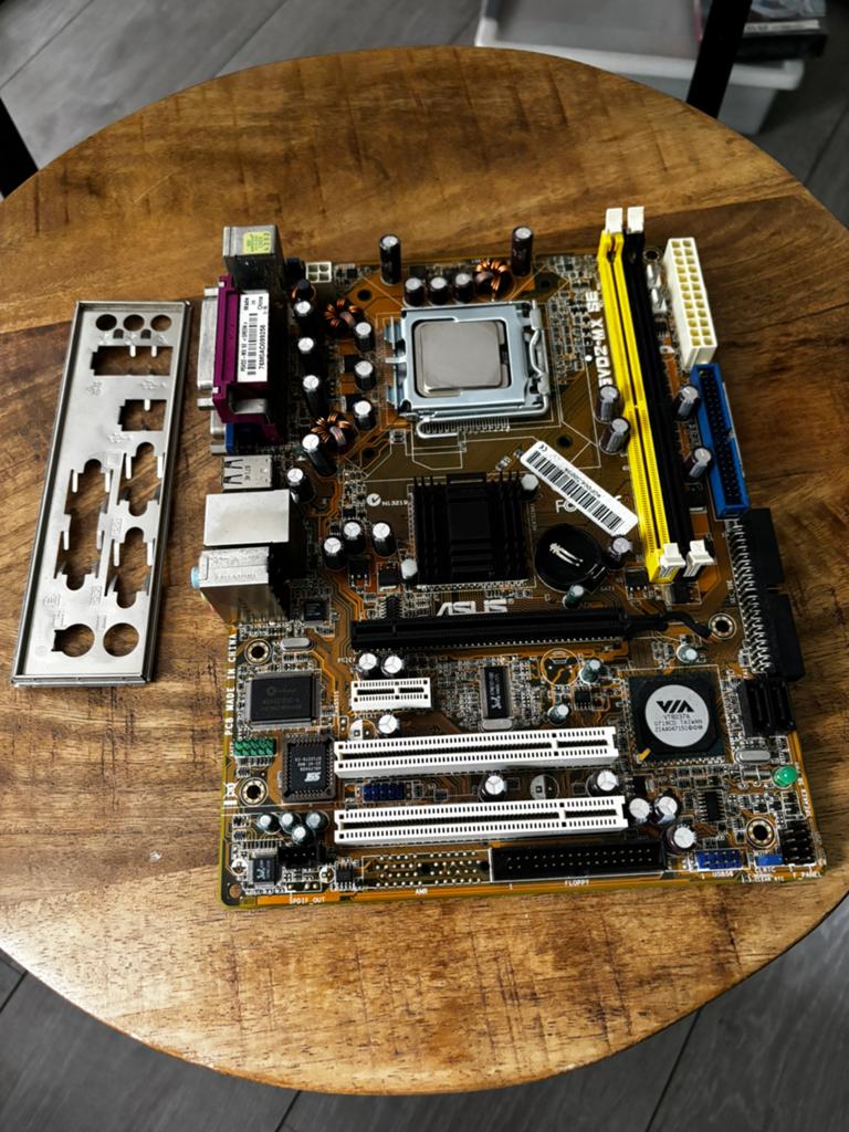 Asus P5VD2-MX SE Moederbord met processor, Ophalen of Verzenden, Gebruikt