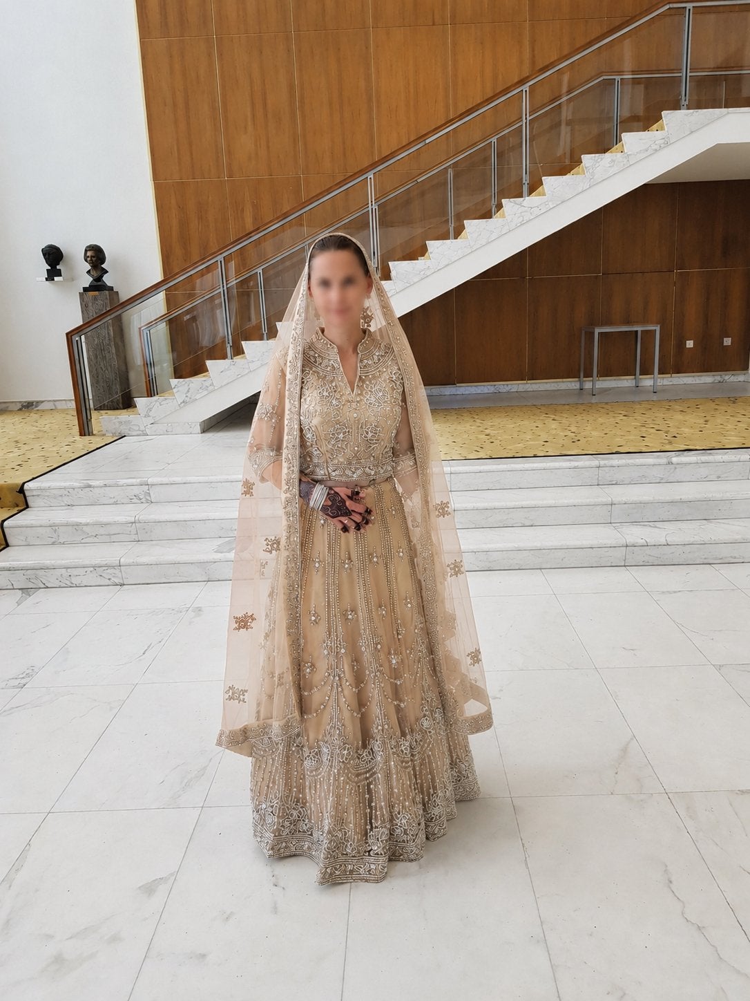 Handgemaakte Goudkleurige Lehenga, één keer gedragen, Kleding | Dames, Gelegenheidskleding, Overige typen, Zo goed als nieuw, Goud