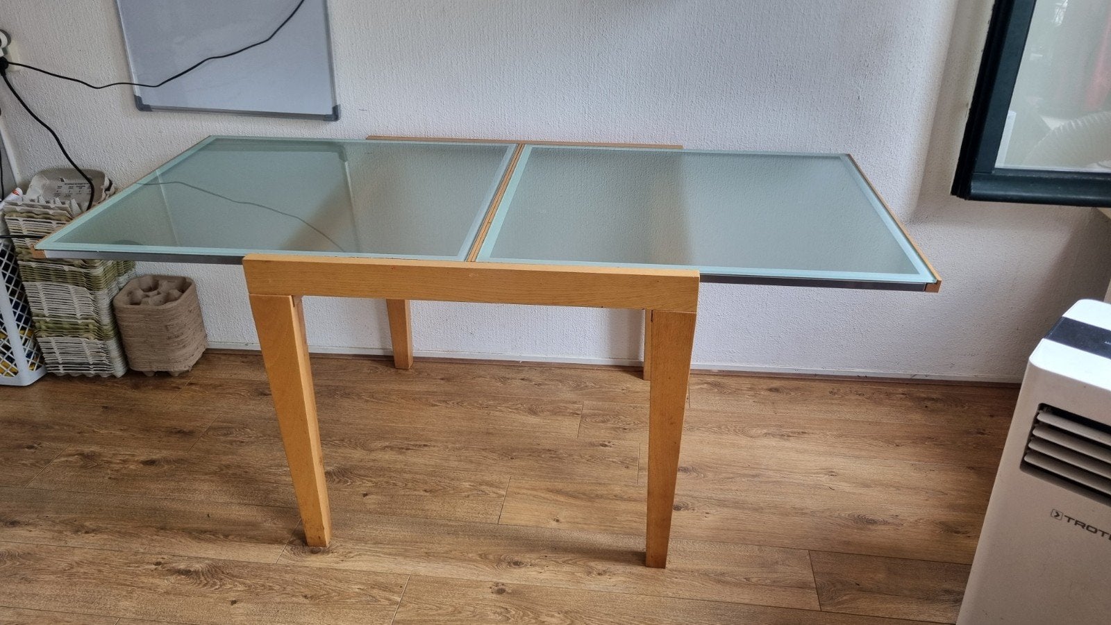 Uitschuifbare eettafel met glazen blad, Huis en Inrichting, Tafels | Eettafels, Gebruikt, 50 tot 100 cm, 100 tot 150 cm, Vier personen