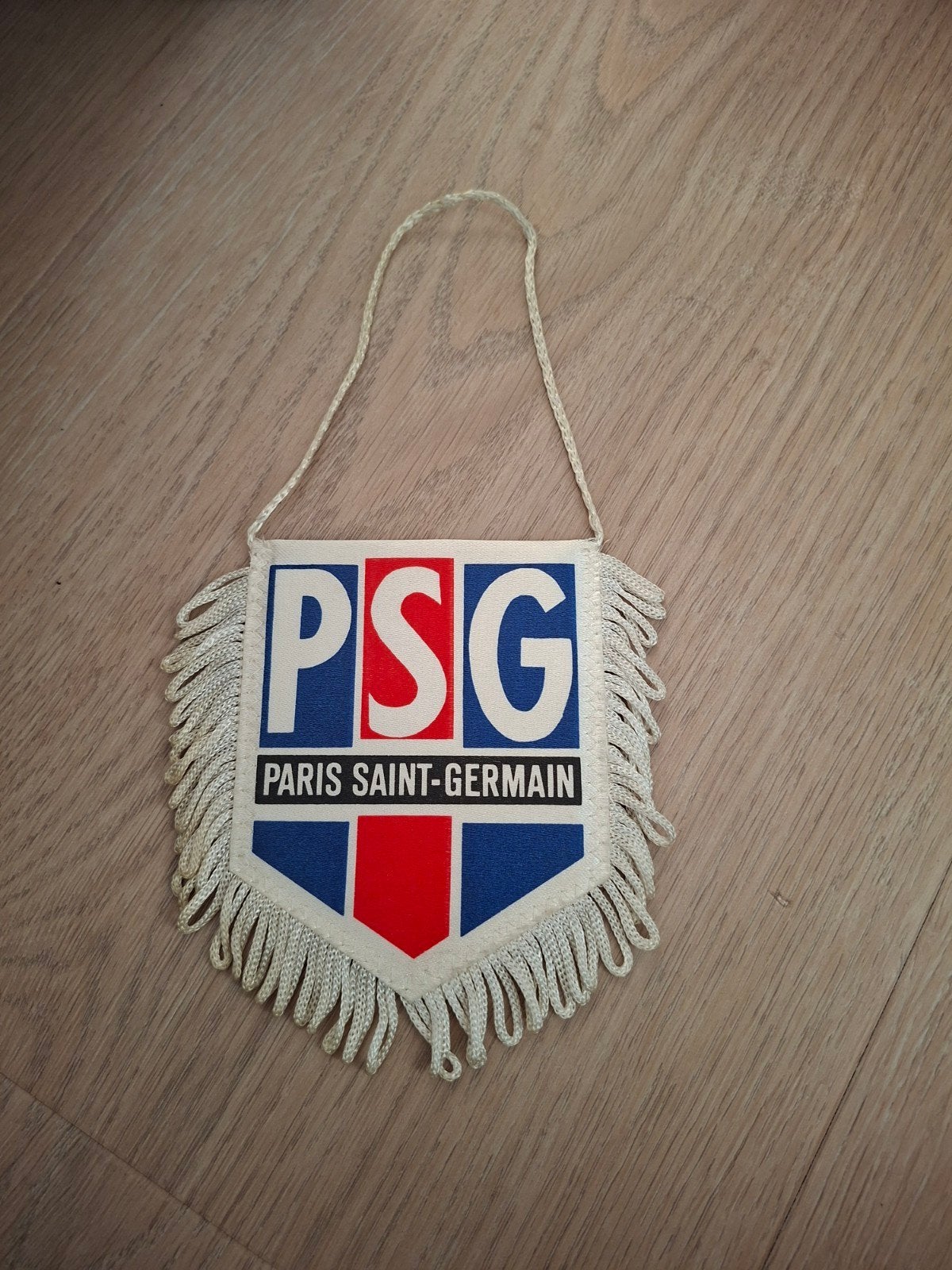 Paris Saint Germain vaantje, Ophalen of Verzenden, Buitenlandse clubs, Vaantje of Sjaal