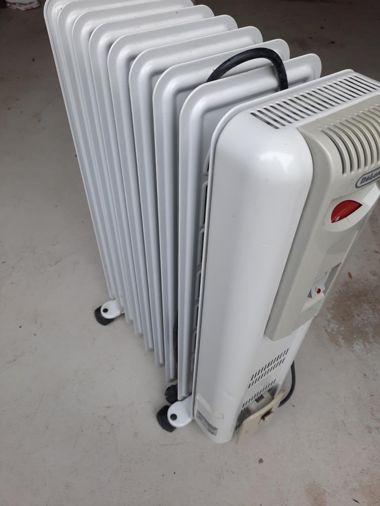 De Longhi electr. Oliegevulde radiator, Ophalen, Gebruikt, Radiator, 30 tot 80 cm
