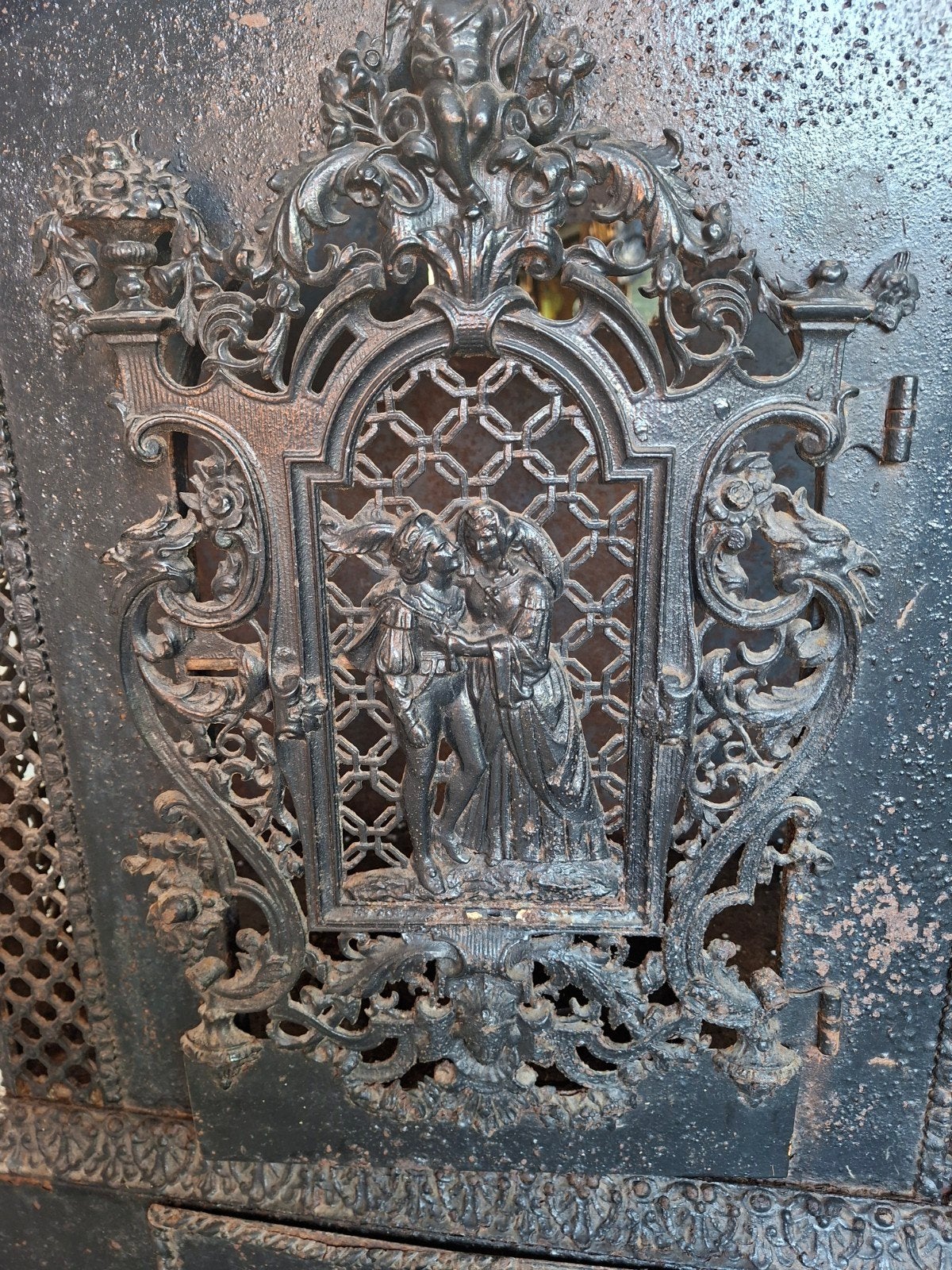 Schuurvondst kachel met leuke details, Ophalen of Verzenden