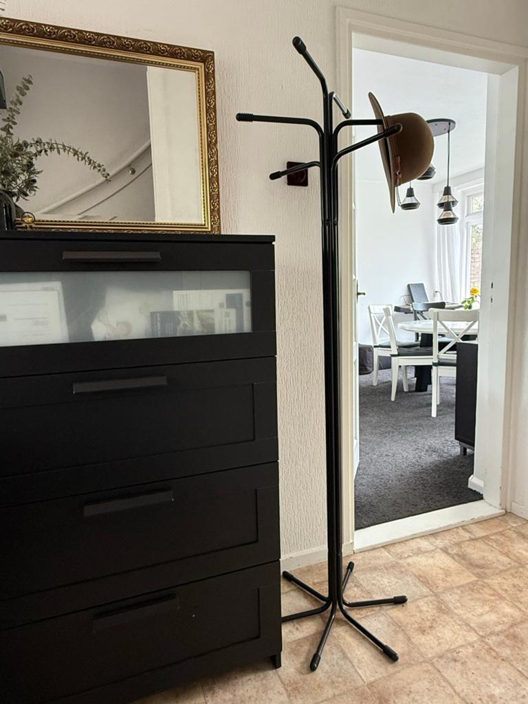 Zwarte vrijstaande kledingstandaard / kapstok, Gebruikt, 100 tot 150 cm, Ophalen of Verzenden, Metaal