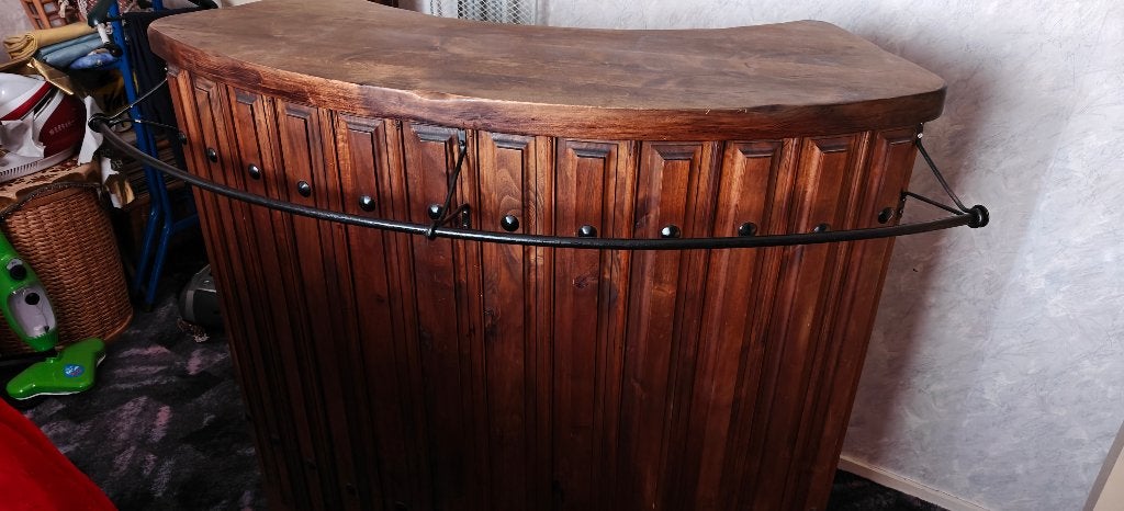 Houten bar met metalen accenten, Ophalen, Gebruikt