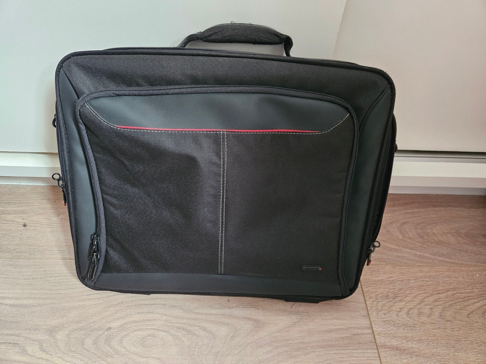 Targus laptoptas voor 15 inch laptops - Zwart, Computers en Software, Laptoptassen, 15 inch, Nieuw, Aktetas, Ophalen of Verzenden
