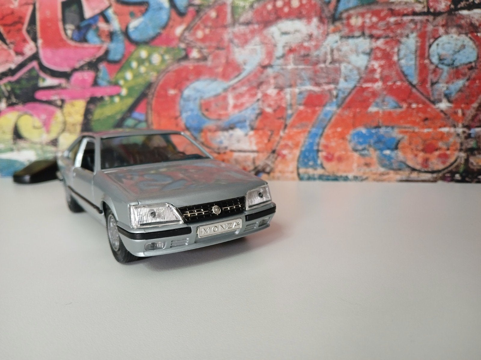 Opel Monza modelauto - Zilverkleurig met originele doos, Ophalen of Verzenden, Zo goed als nieuw, Auto, Overige merken