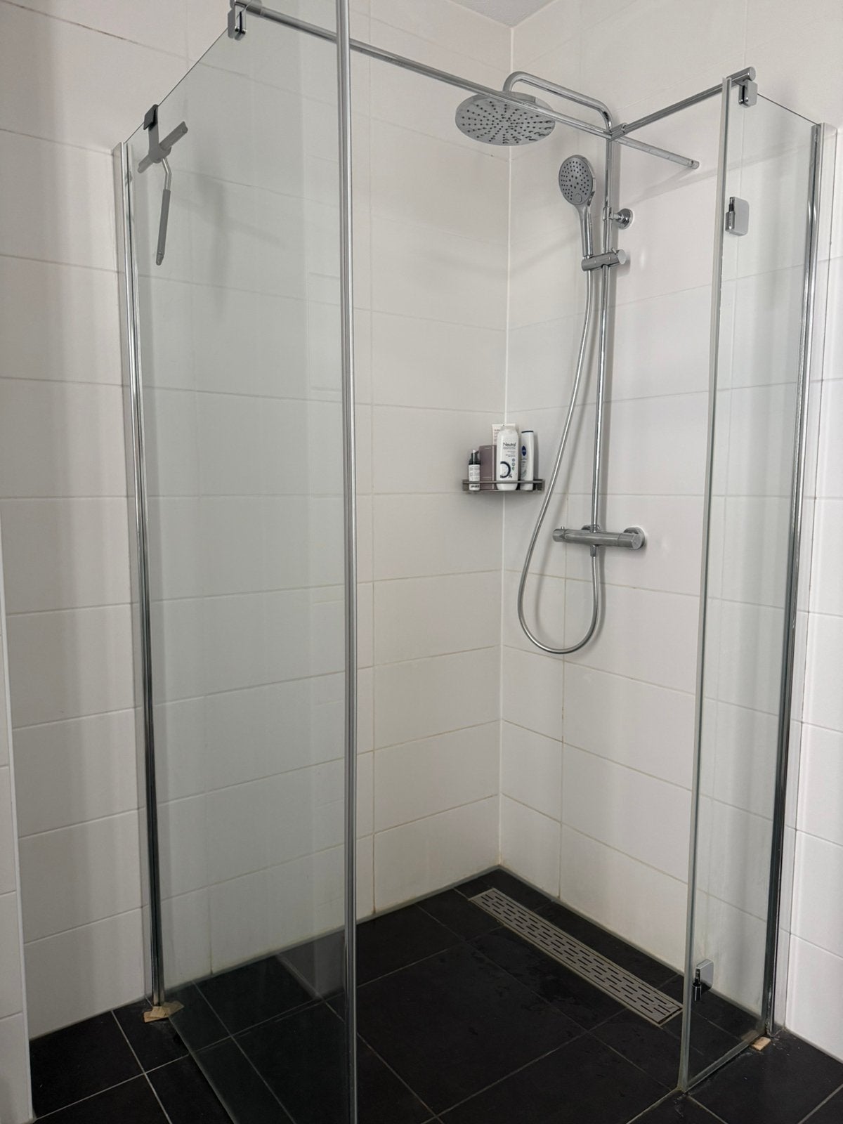 Glazen douche wand/hoek, Huis en Inrichting, Badkamer | Complete badkamers, Gebruikt, Ophalen