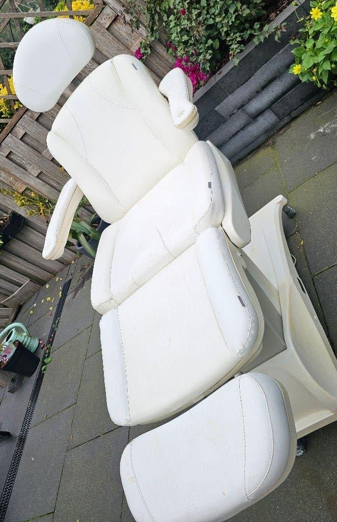 Bentlon Gold Beauty stoel incl massagehoofdsteun
