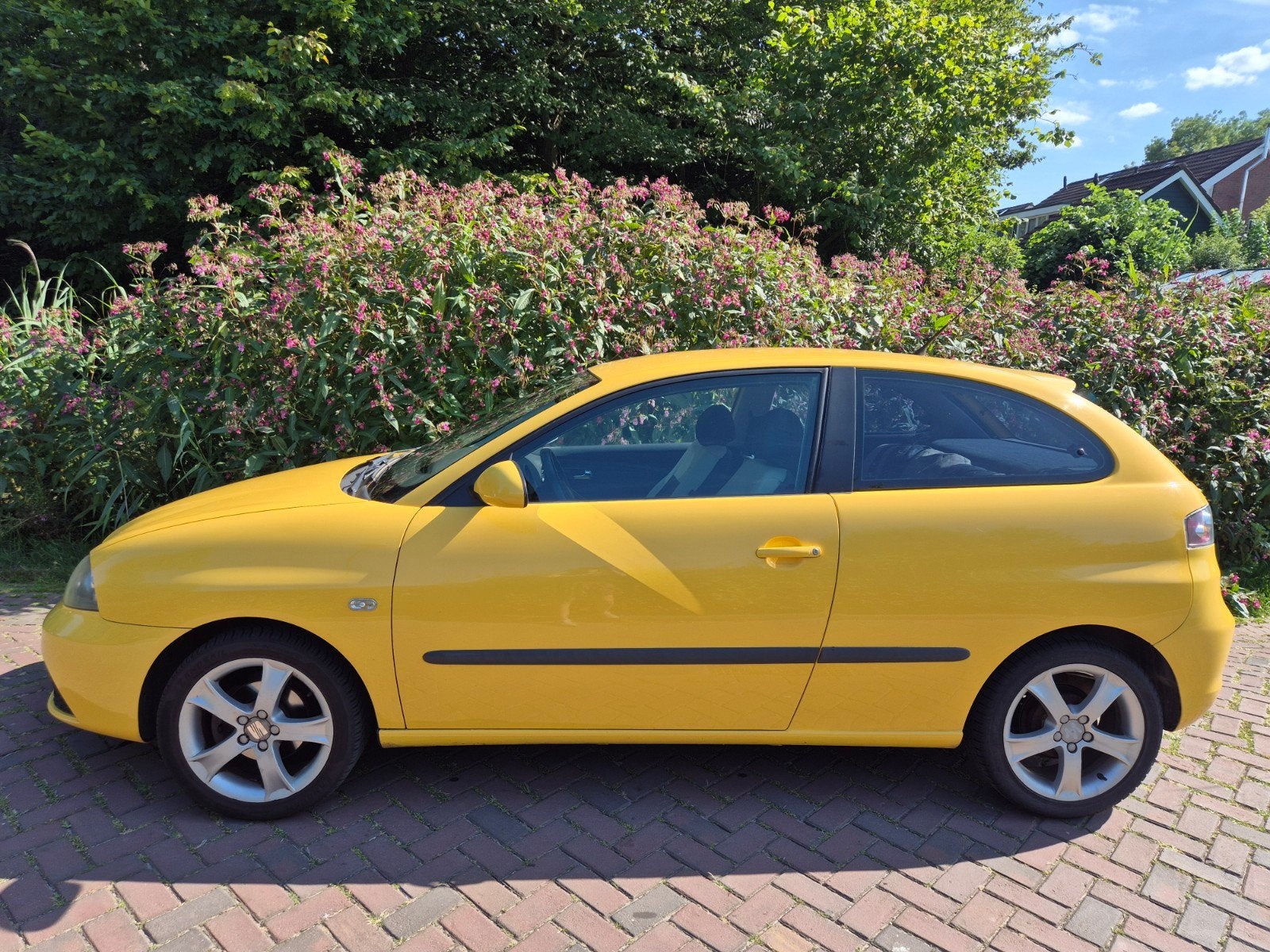 Seat Ibiza 1.4 16V 63KW 3DRS 2007 Geel, Voorwielaandrijving, 15 km/l, 40 €/maand, 4 cilinders