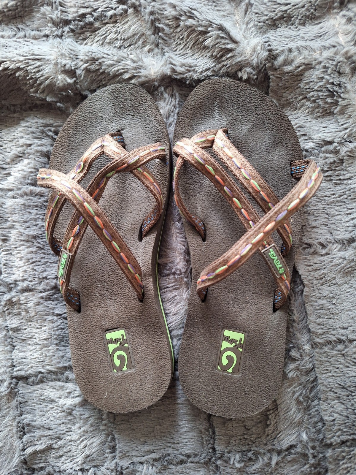 Teva Slippers Mush bruin met groen nieuwstaat W6 - 36/37, Slippers, Bruin, Ophalen of Verzenden, Zo goed als nieuw
