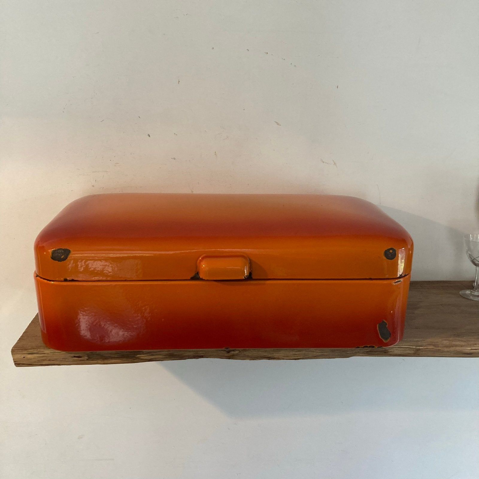Vintage Oranje Broodtrommel - 47x25x16 cm, Antiek en Kunst, Ophalen of Verzenden