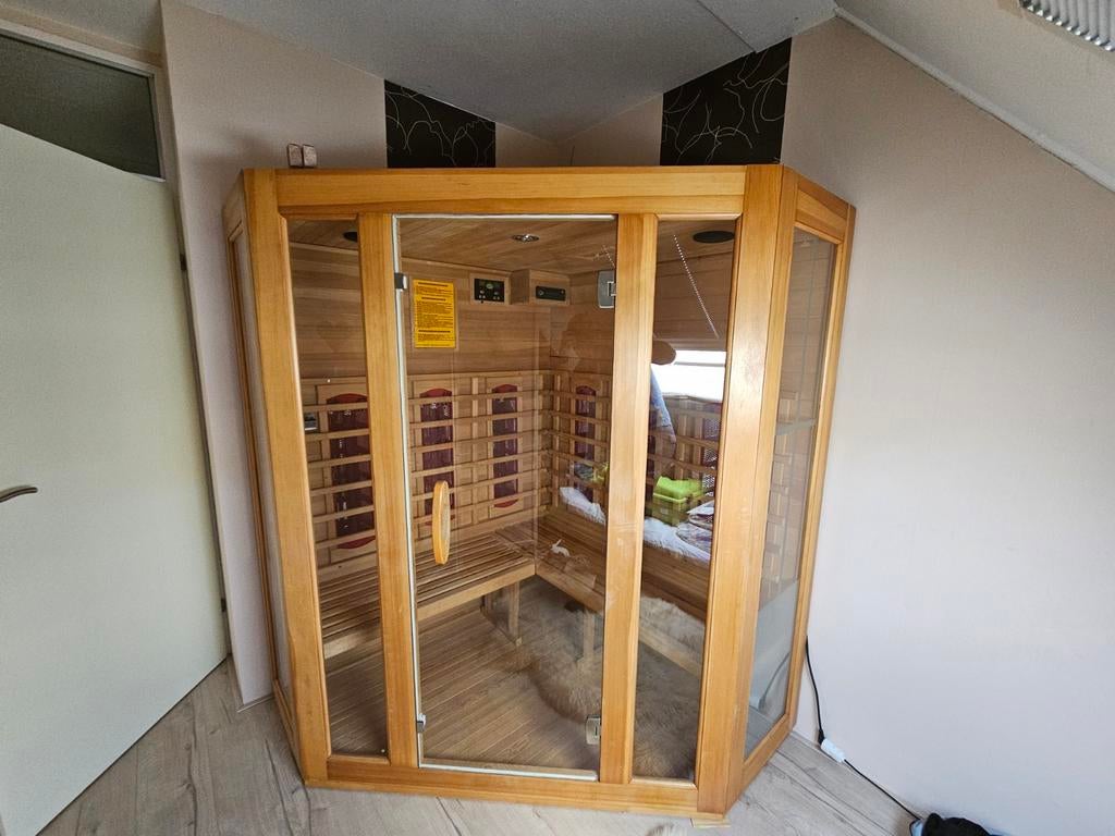 Hoeksauna 2 a 3 personen., Ophalen, Gebruikt, Infrarood, Complete sauna