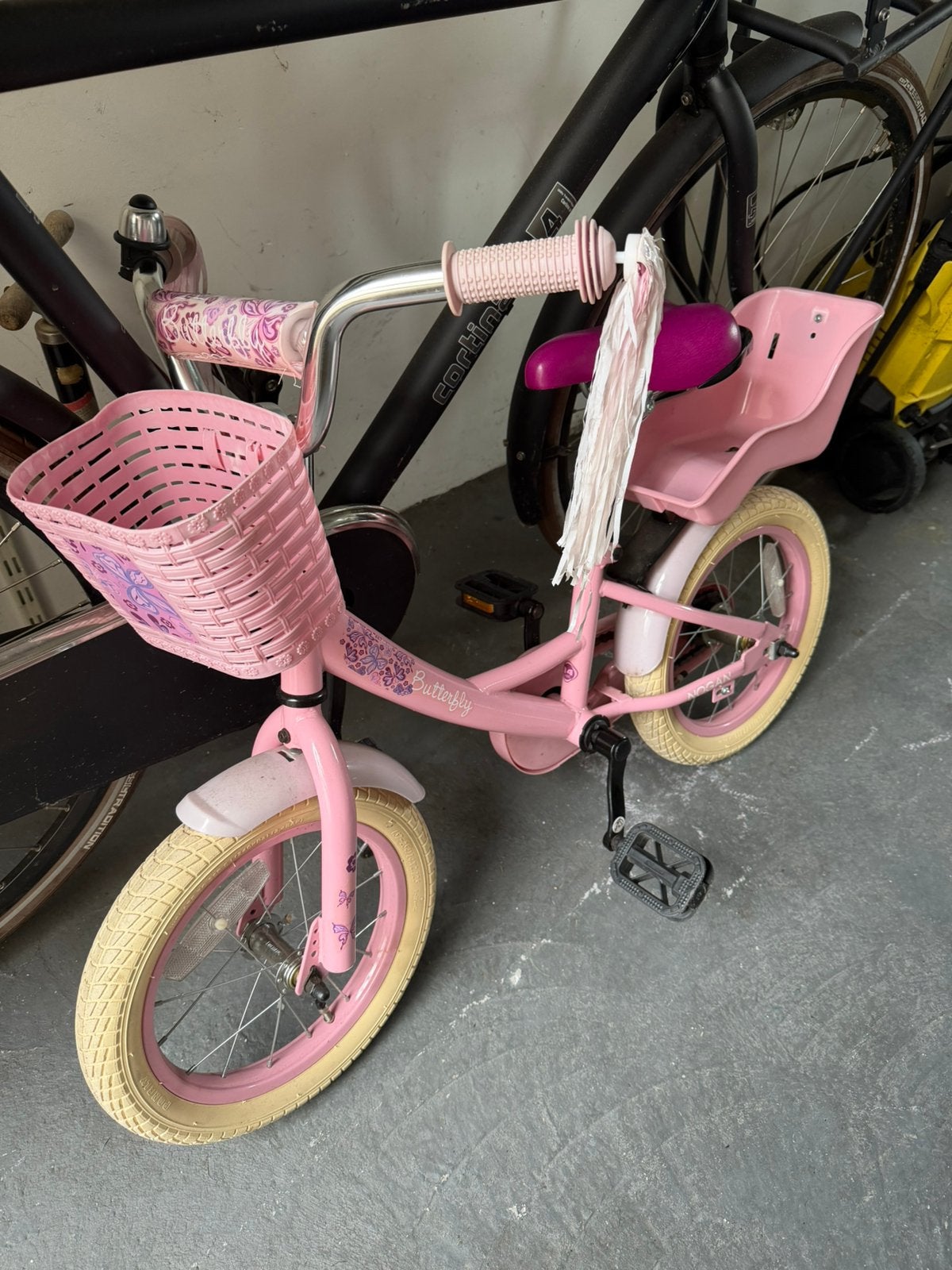 Nogan meisjes fiets 14 inch roze, Fietsen en Brommers, Ophalen, Zo goed als nieuw, Terugtraprem, 14 inch of minder