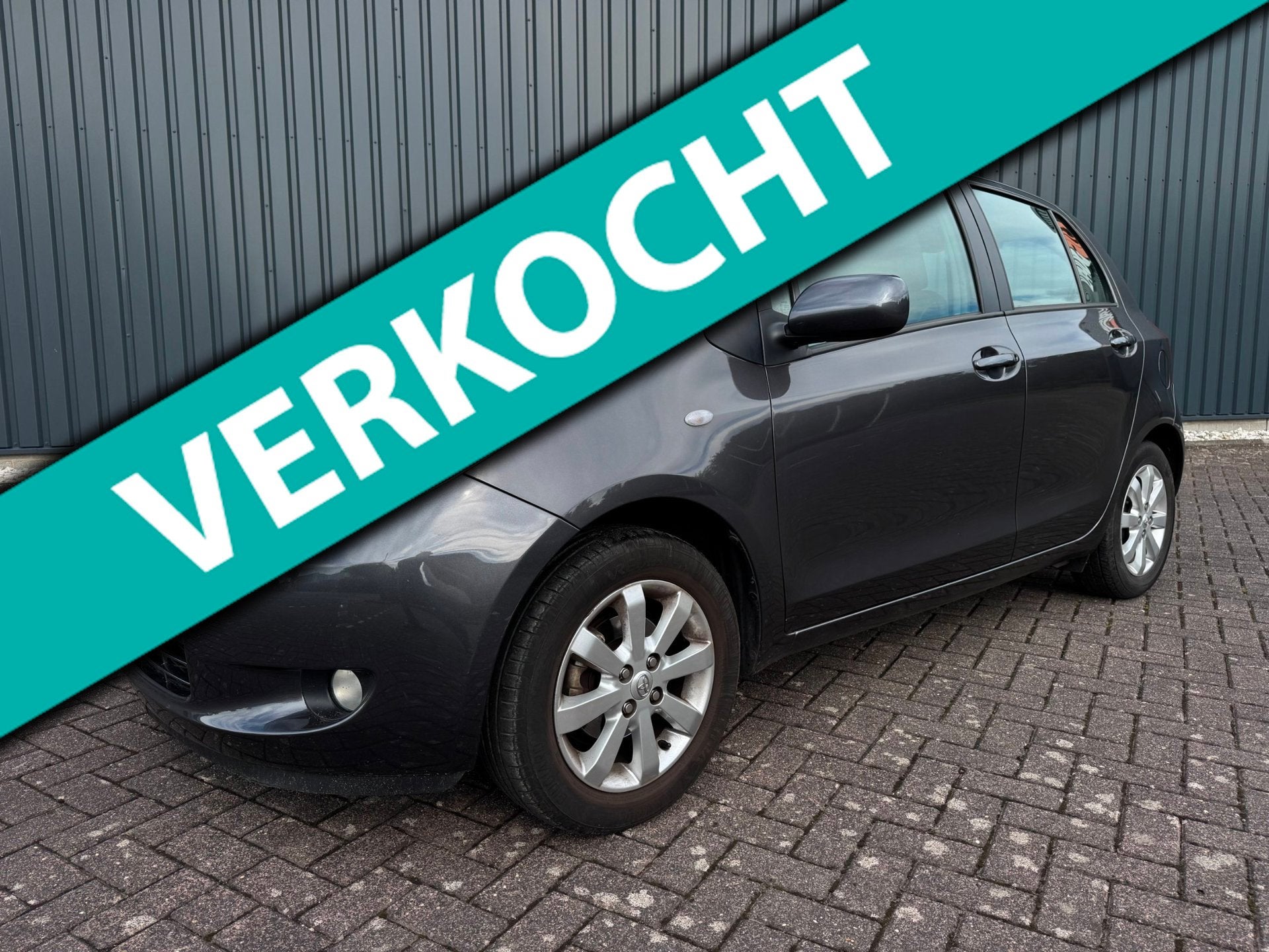 Toyota Yaris 1.3 VVTi Executive MMT (AUTOMAAT/AIRCO/LEER), Auto's, Dealer onderhouden, 4 cilinders, Bedrijf, 1298 cc