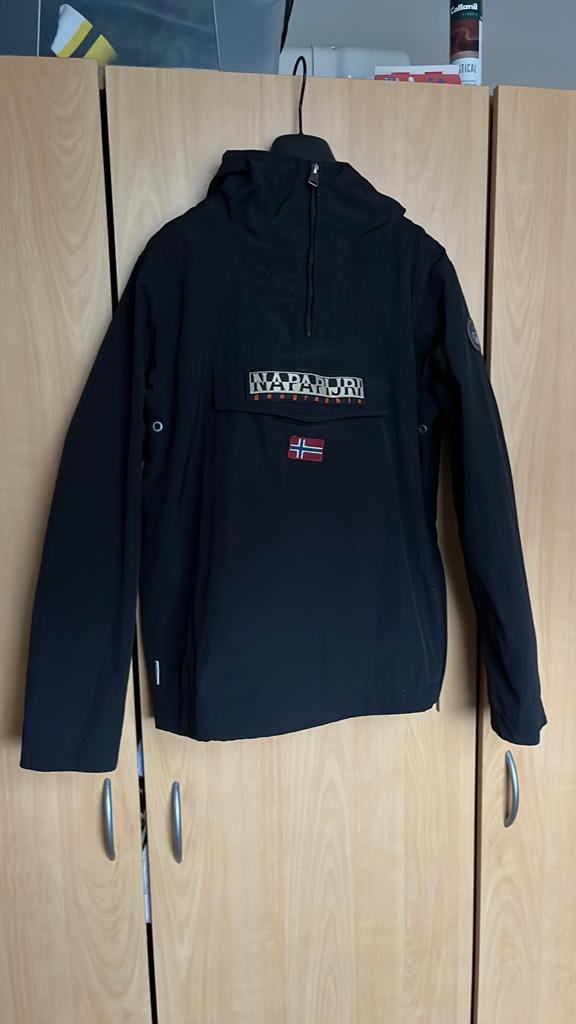 Napapijri Rainforest zomerjas, zwart, mt 14, Ophalen, Zo goed als nieuw, Jongen of Meisje, Jas
