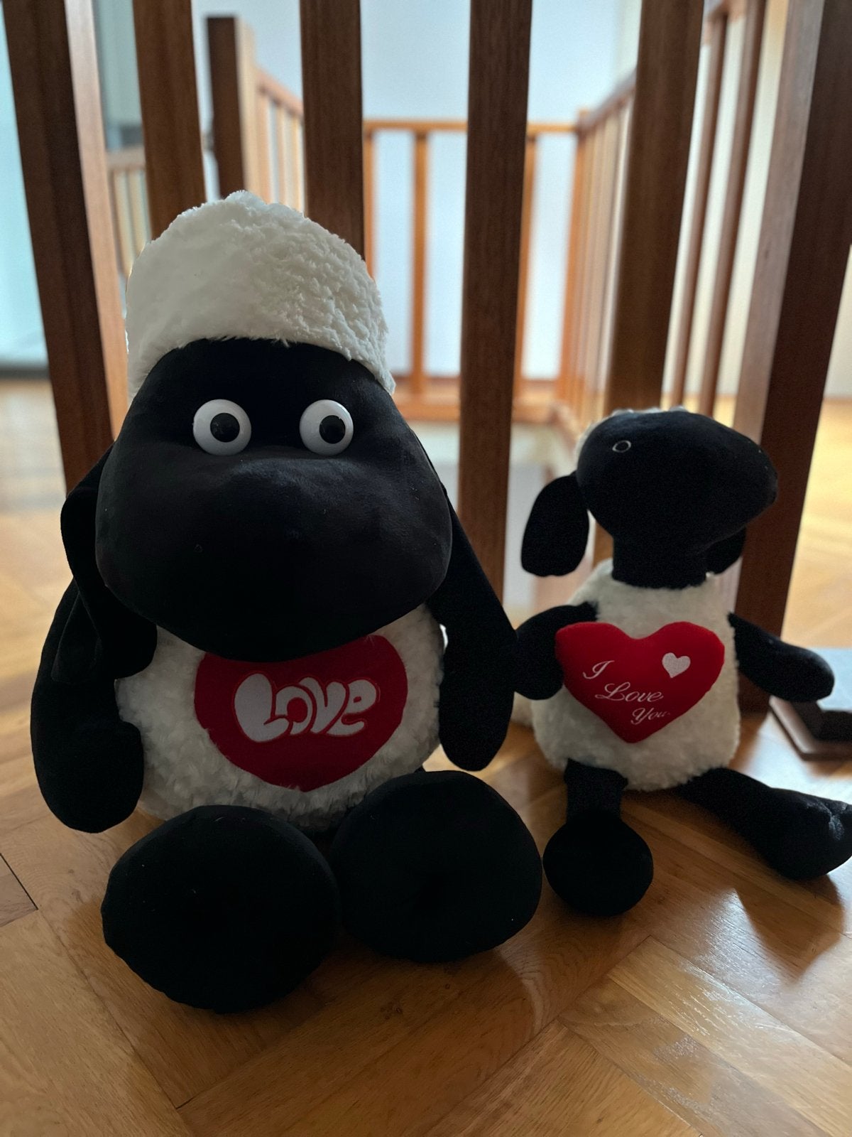 2 Shaun het Schaap knuffels, waarvan 1 heel groot, Ophalen, Gebruikt, Overige karakters, Overige typen