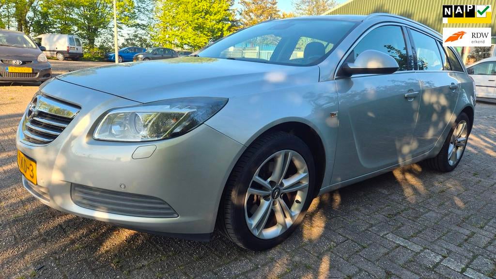 Opel Insignia Sports Tourer 1.6 T Cosmo NIEUWE APK ZEER COMP, Euro 5, Gebruikt, 4 cilinders, Leder en Stof
