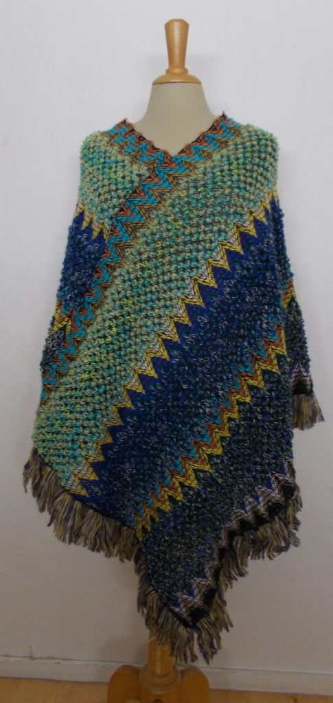 Prachtige mooie kleuren lange Peru/Inca poncho/omslagdoek, Verzenden, Zo goed als nieuw, Maat 46/48 (XL) of groter, Groen
