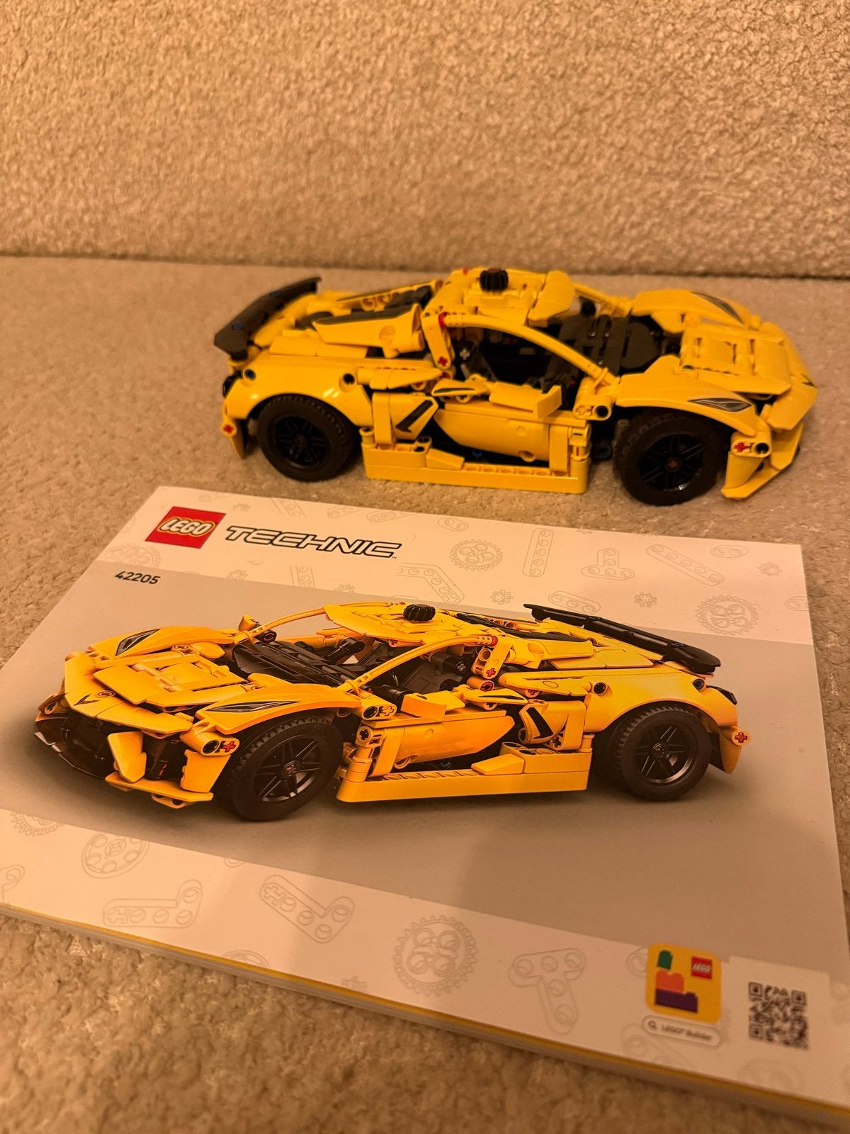 LEGO Technic Chevrolet Corvette stingray (42205) - Geel, Ophalen of Verzenden, Zo goed als nieuw, Overige merken