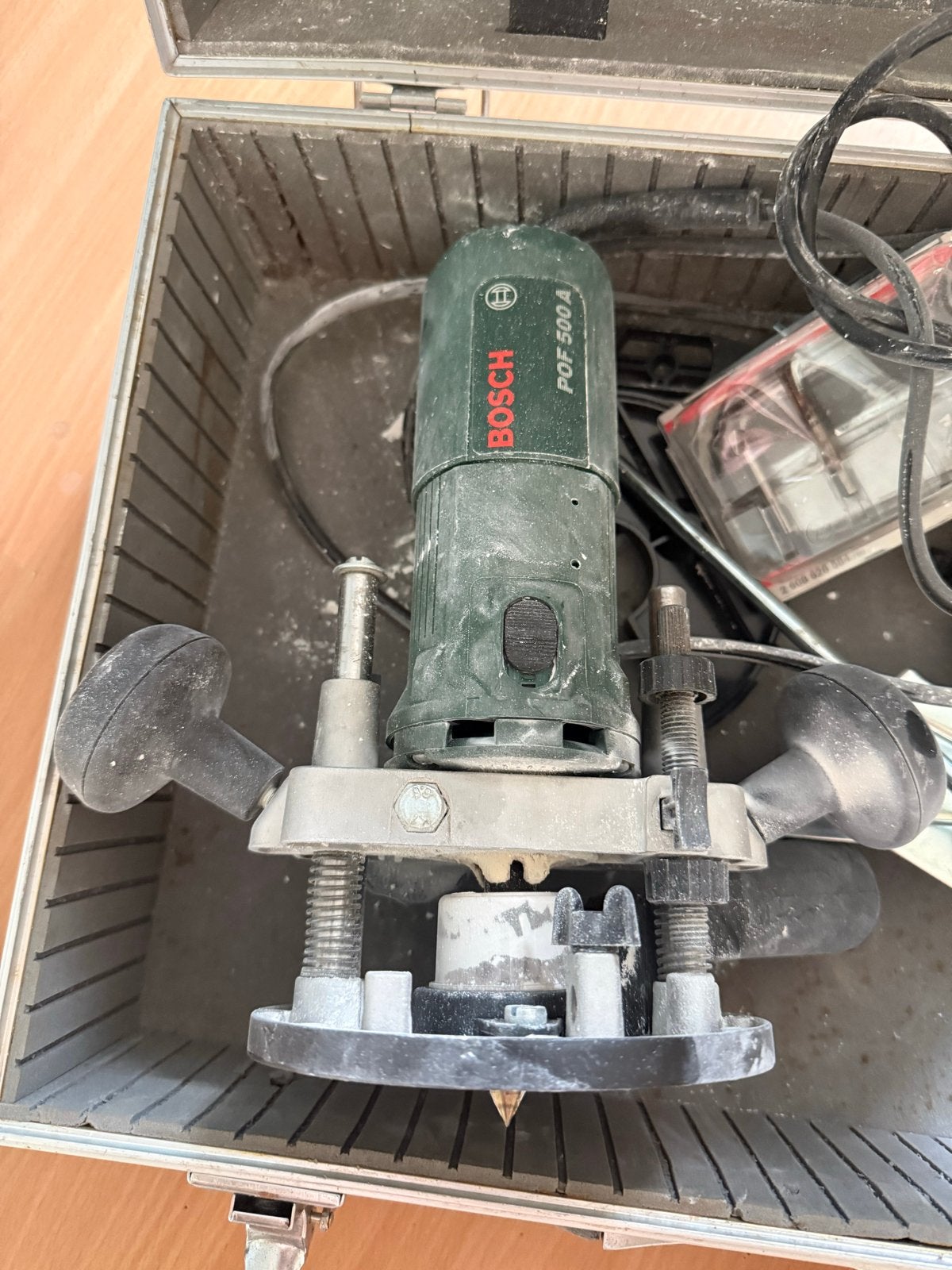 Bosch POF 500 A Bovenfrees met koffer, Doe-het-zelf en Verbouw, Ophalen of Verzenden, Gebruikt, Elektrisch, Bovenfrees