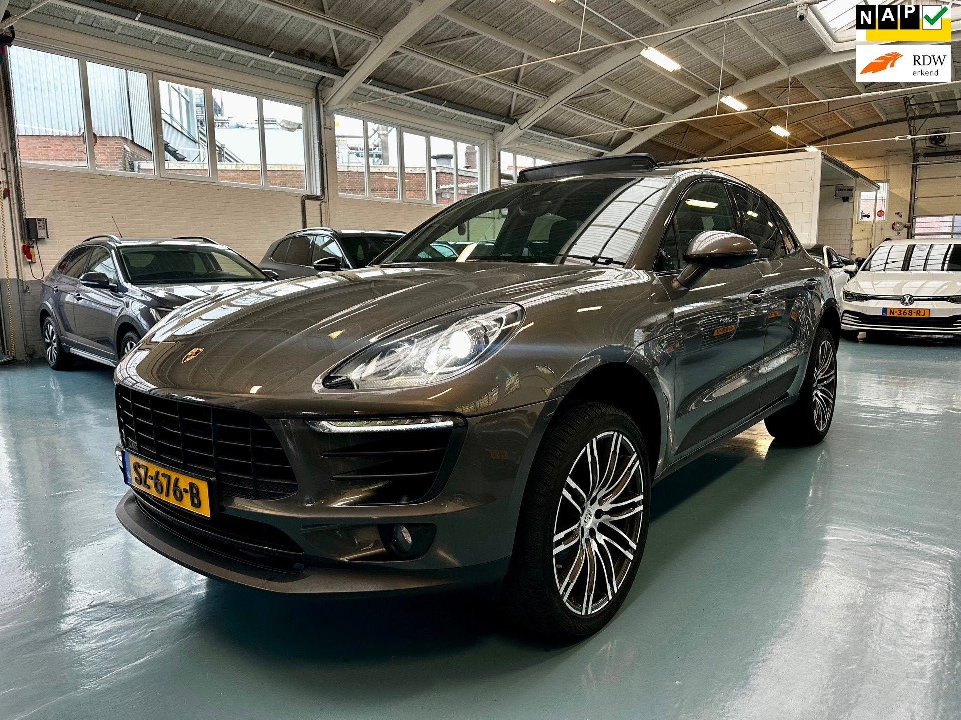 Porsche Macan 2.0 Pano/Sportchrono/Bose/Full Option, Automaat, Gebruikt, Euro 6, 4 cilinders