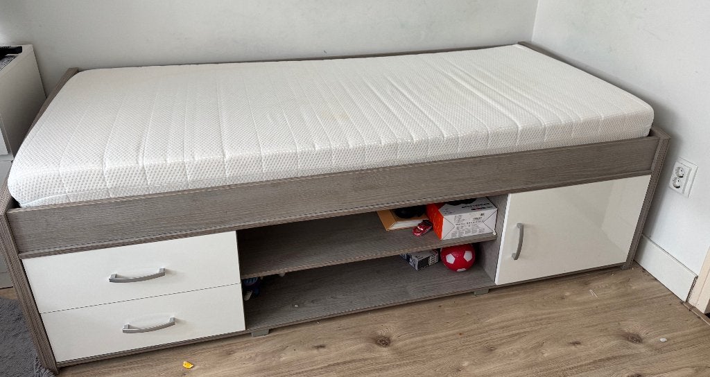 Eenpersoons bed, inclusief lattenbodem & matras 90x200, Huis en Inrichting, Slaapkamer | Bedden, Ophalen, 90 cm, Eenpersoons, Zo goed als nieuw