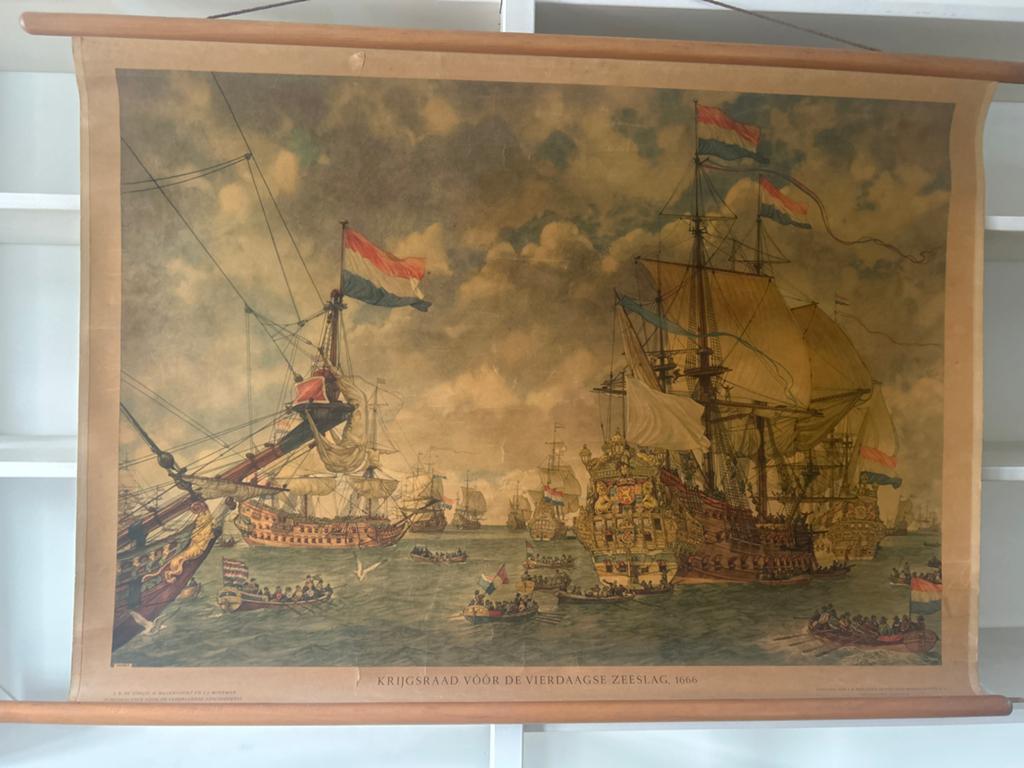 Historische wandplaat: Krijgsraad voor de Vierdaagse Zeeslag, Antiek en Kunst, Antiek | Schoolplaten, Ophalen, Geschiedenis