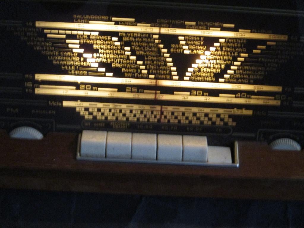 Oude stereo radio, Ophalen, Gebruikt, Meerkleurig, Overige materialen