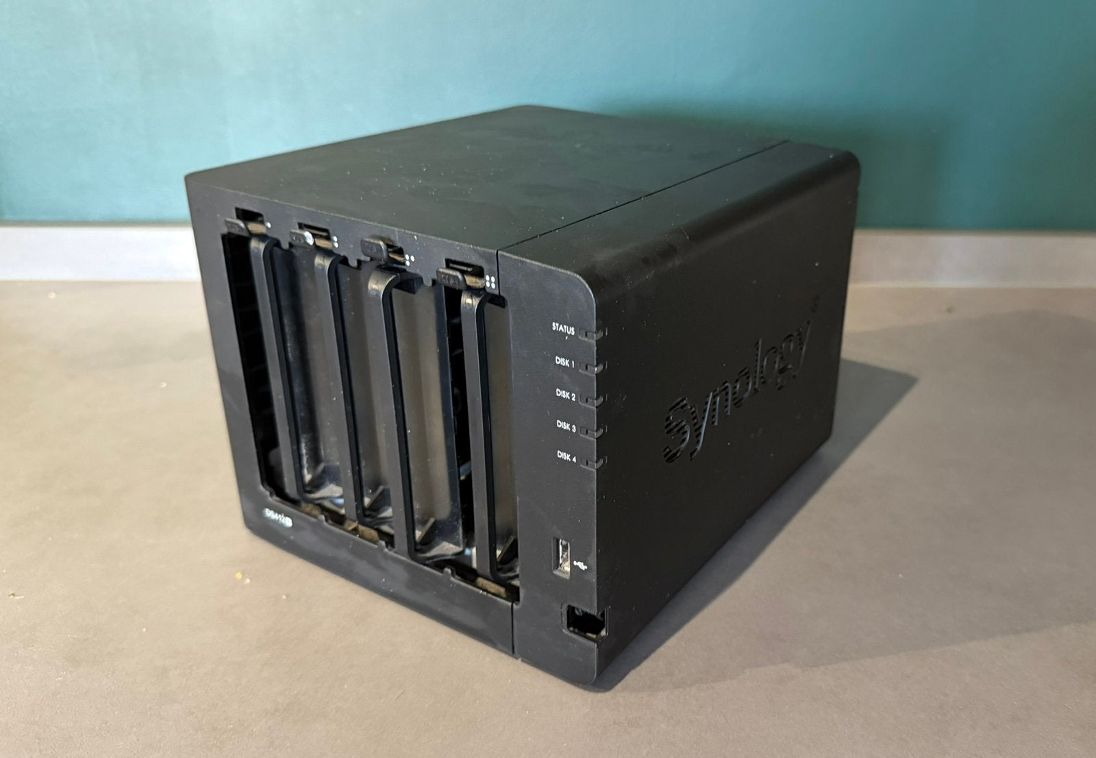 Synology DS412+ NAS, 4 bays, zonder schijven, Ophalen of Verzenden, Gebruikt