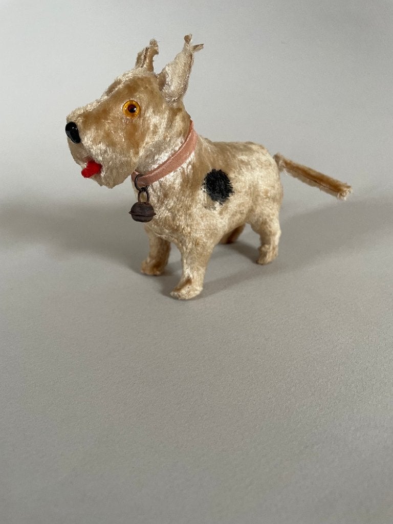 Antiek mechanisch fox terriër hondje met draaiend staartje, Ophalen of Verzenden