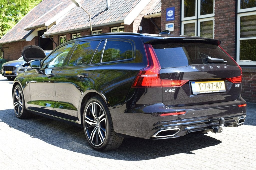 Volvo V60 2.0 T6 Twin Engine AWD R-Design Trekhaak | Panoram, Automaat, Gebruikt, 4 cilinders, Zwart