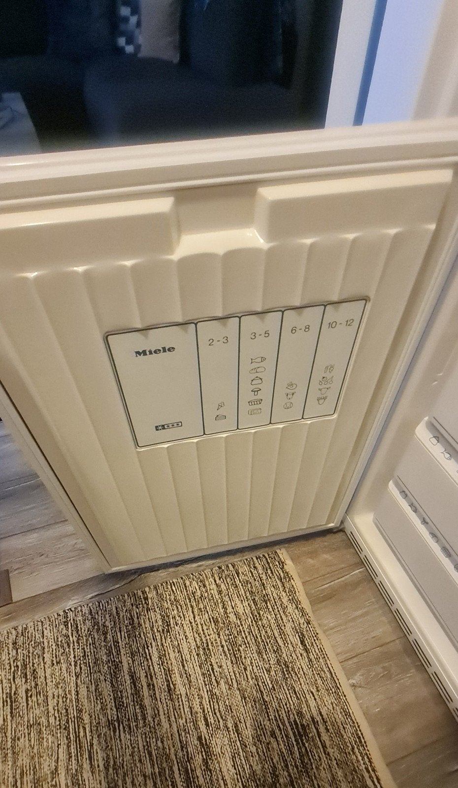 Vriezer van merk Miele, Gebruikt, Ophalen, 85 tot 120 cm, Vrijstaand