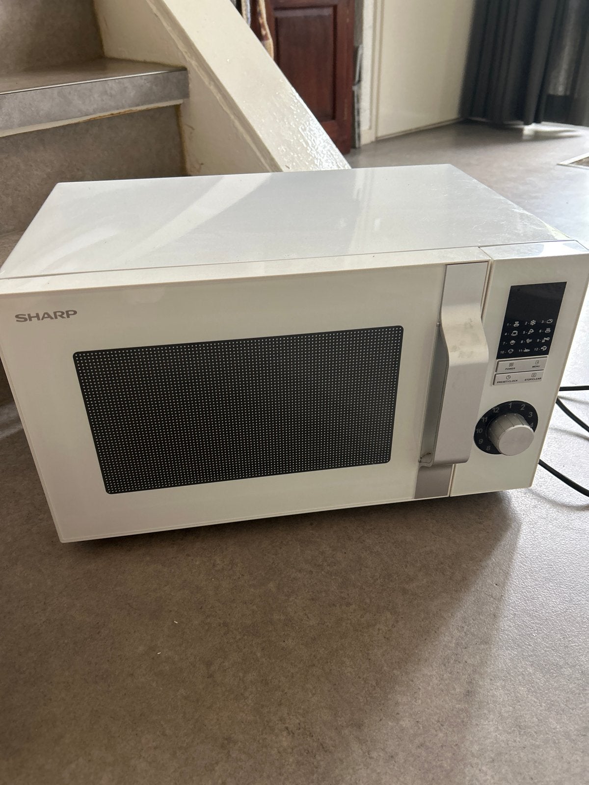 Sharp magnetron - Wit en compact, Ophalen, Gebruikt, Minder dan 45 cm, Magnetron