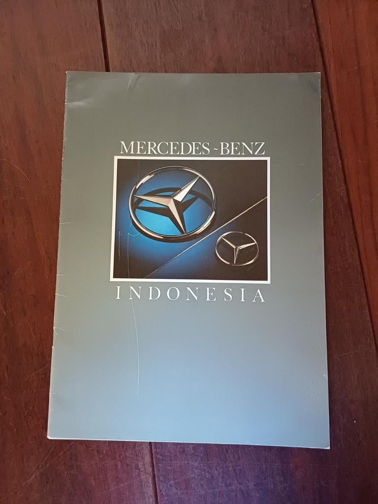 Zeldzame Mercedes-Benz Indonesië folder 1985 (22 pagina's), Ophalen of Verzenden, Gelezen, Mercedes