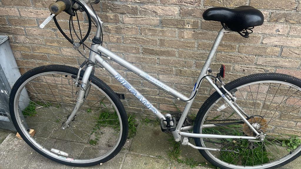 Mooie gebruikte damesfiets - Goede staat, Fietsen en Brommers, Fietsen | Dames | Damesfietsen, Overige merken, Velgrem, Versnellingen