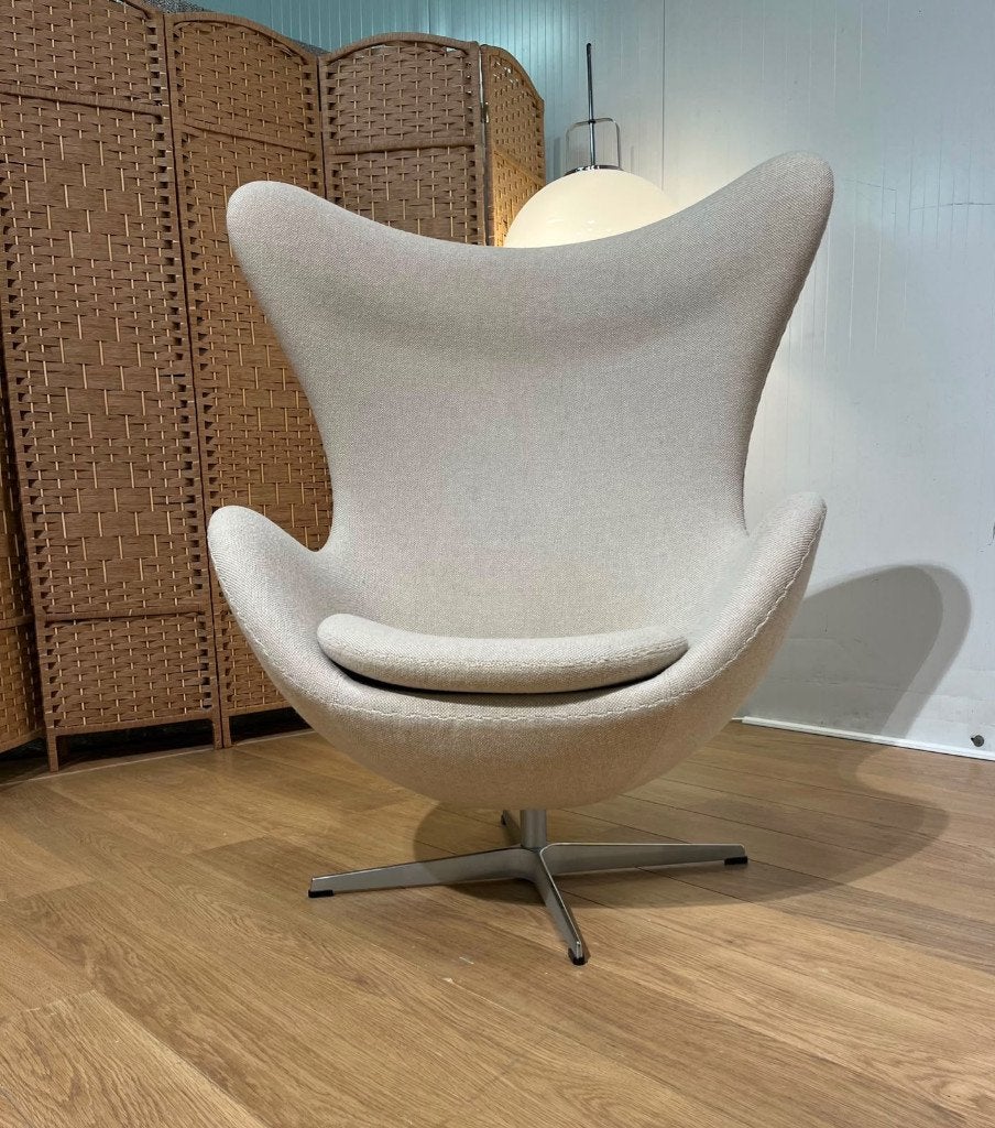 Fritz Hansen Egg Chair Fauteuil Nieuwstaat + Certificaat, Huis en Inrichting, Fauteuils, Fritz Hansen, 75 tot 100 cm, Stof, 75 tot 100 cm