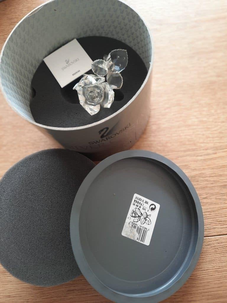 Swarovski. Grote roos in box en met certificaat, Verzamelen, Swarovski, Ophalen of Verzenden, Zo goed als nieuw, Figuurtje