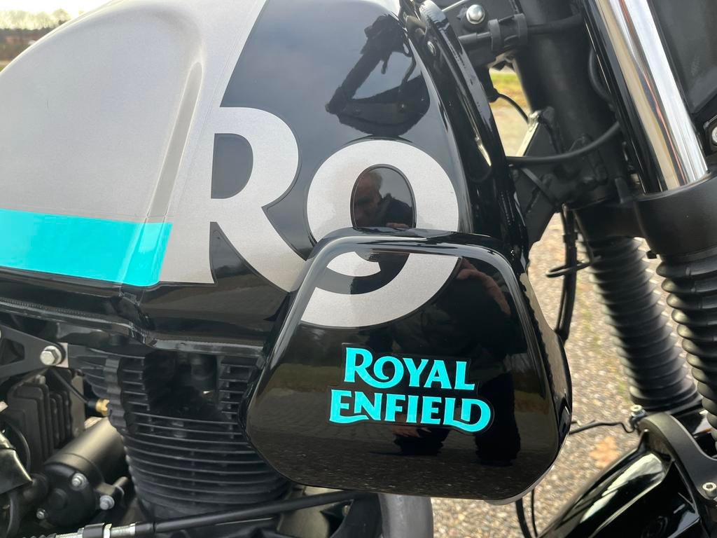 Mooi weer met Royal Enfield Himalayan door het verkeer, Occasion, Bedrijf, 410 cc, Minimaal motorrijbewijs A2