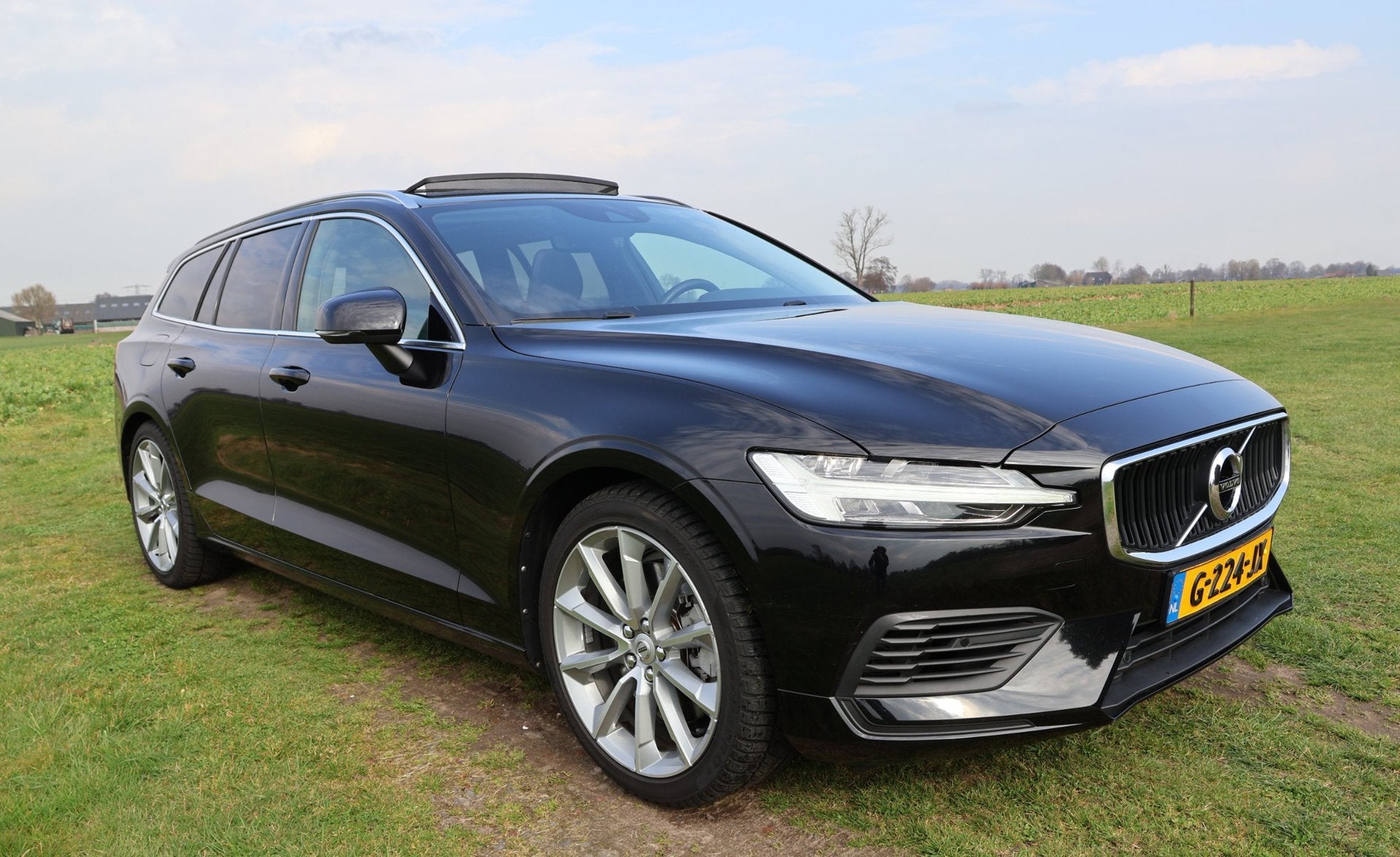 Volvo V60 2.0 T8 Twin Engine AWD|Polestar Engineered(405PK)|, Auto's, Automaat, Dealer onderhouden, Gebruikt, 4 cilinders