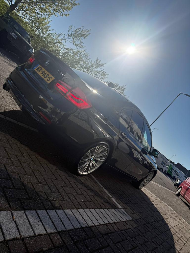 BMW 3-Serie 330e Iperformance 252pk Aut 2016 Zwart, Auto's, Automaat, 1998 cc, Achterwielaandrijving, 48 km/l