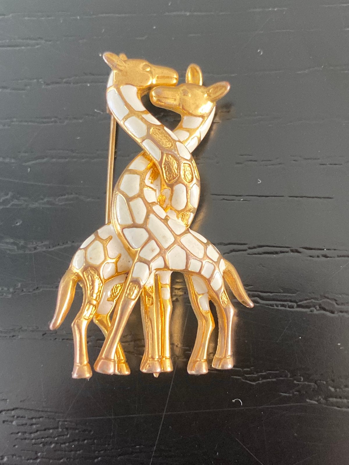 Vintage geëmailleerde giraffen broche, Ophalen of Verzenden, Zo goed als nieuw, Overige materialen