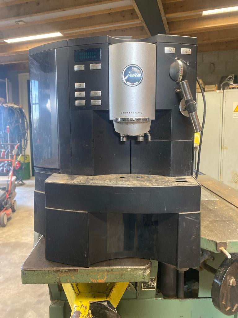 Jura Impressa X90 koffiemachine, Gebruikt, 10 kopjes of meer, Koffiemachine, Koffiebonen
