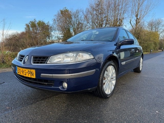 Renault Laguna 2.0 Automaat Full Options 153000km NAP NLAuto, Auto's, Renault, 4 cilinders, 1290 kg, Blauw, Bedrijf