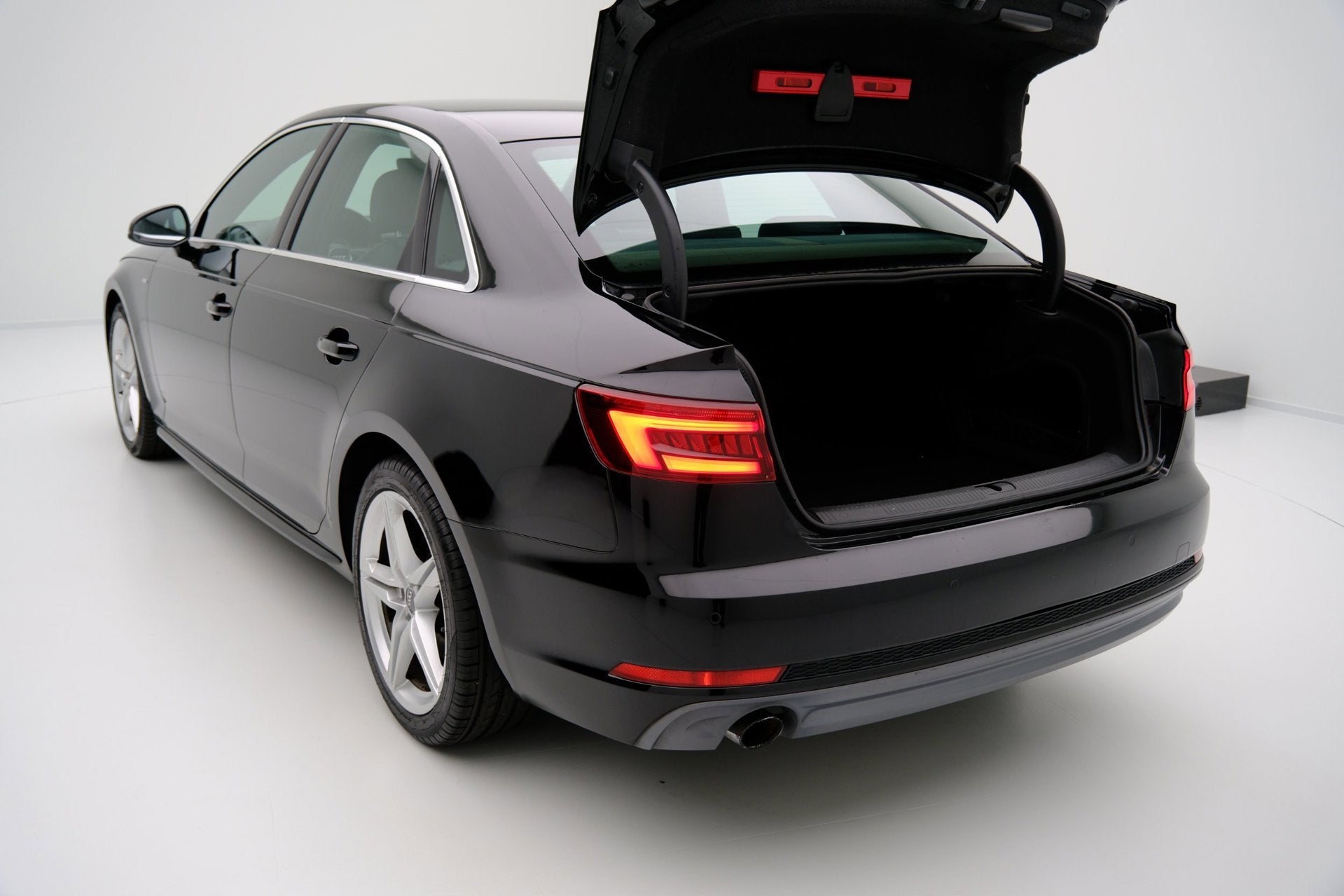 Foto 11 van Audi A4 Limousine 1.4 TFSI 150PK Sport S-line Aut. Navi|Half
