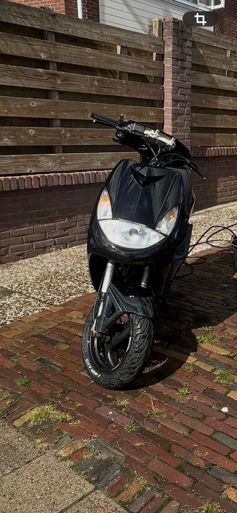 Peugeot vivacity bom vol nieuwe onderdelen. Met kenteken, Ophalen, Zo goed als nieuw, Vivacity