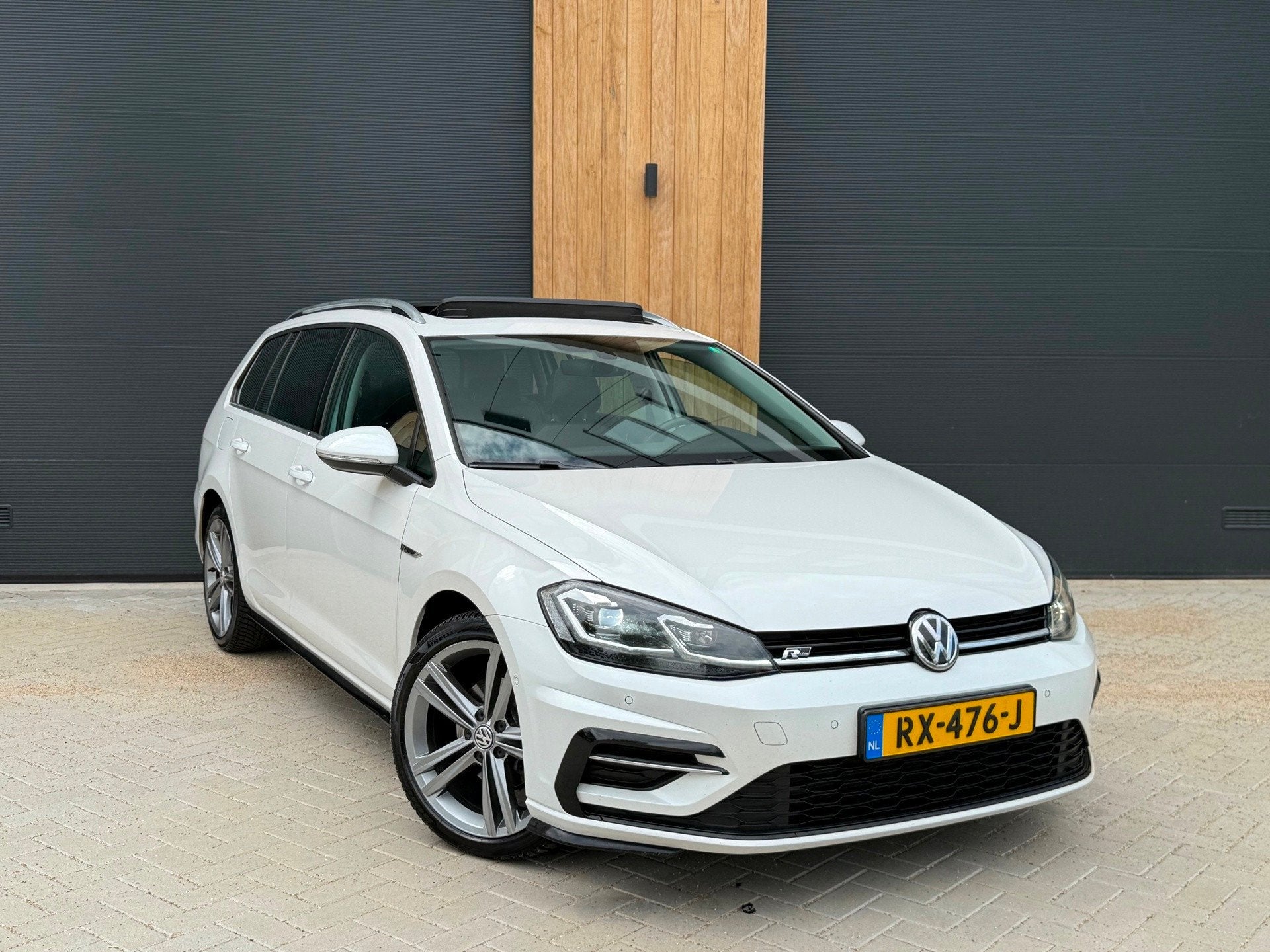 Volkswagen Golf Variant 1.6 TDI R-Line (bj 2018) DSG PANO|XE, Gebruikt, 4 cilinders, Wit, Origineel Nederlands