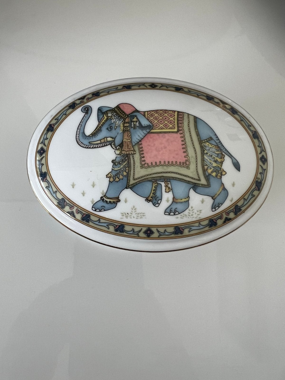 Wedgwood Blue Elephant Ovaal Doosje - Bone China 1992, Ophalen of Verzenden