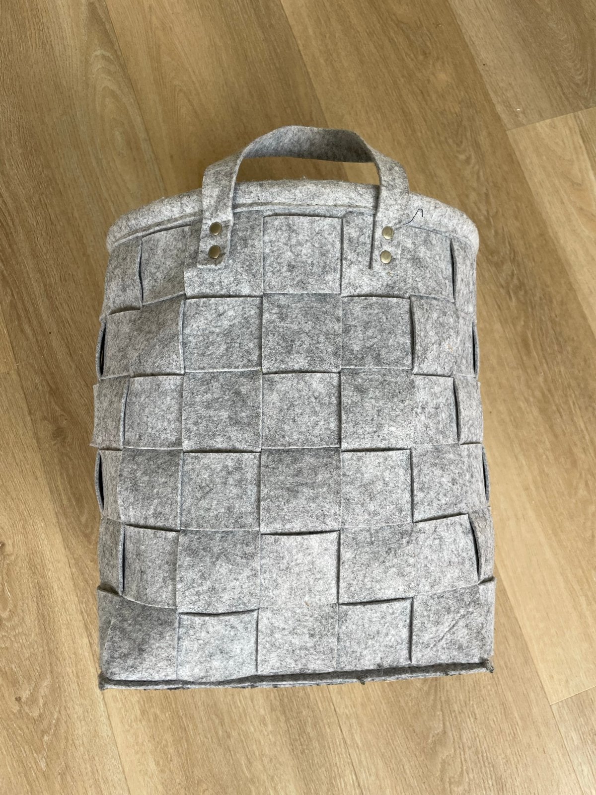 Grijze vilten opbergmand met handvatten,, H 34cm-rond 33cm, Ophalen, Met handvatten, Mand, Textiel