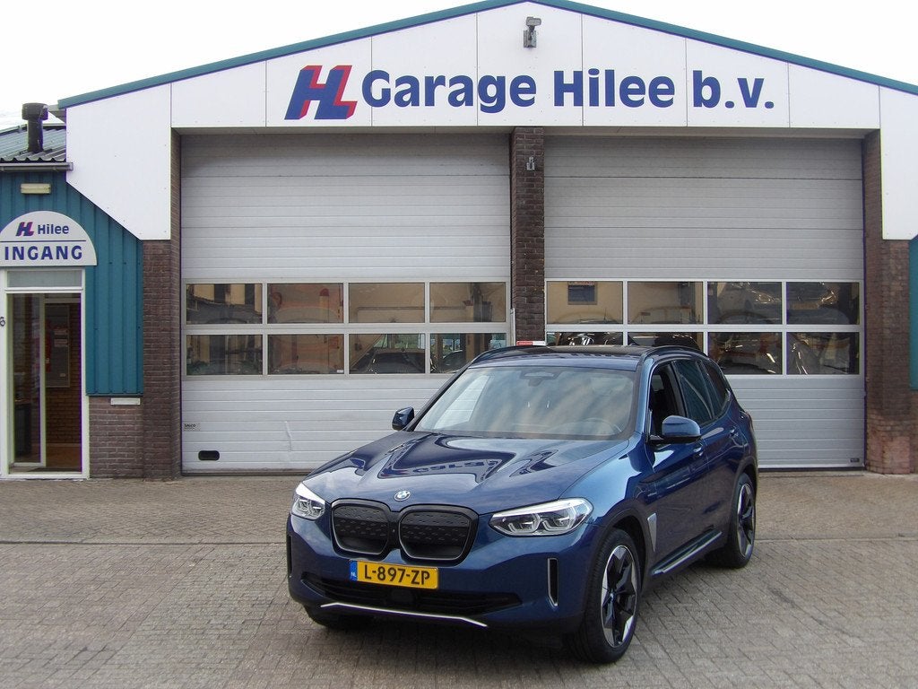 BMW iX3 High Executive 80 kWh (bj 2021, automaat), Automaat, Achterwielaandrijving, 750 kg, 110 €/maand
