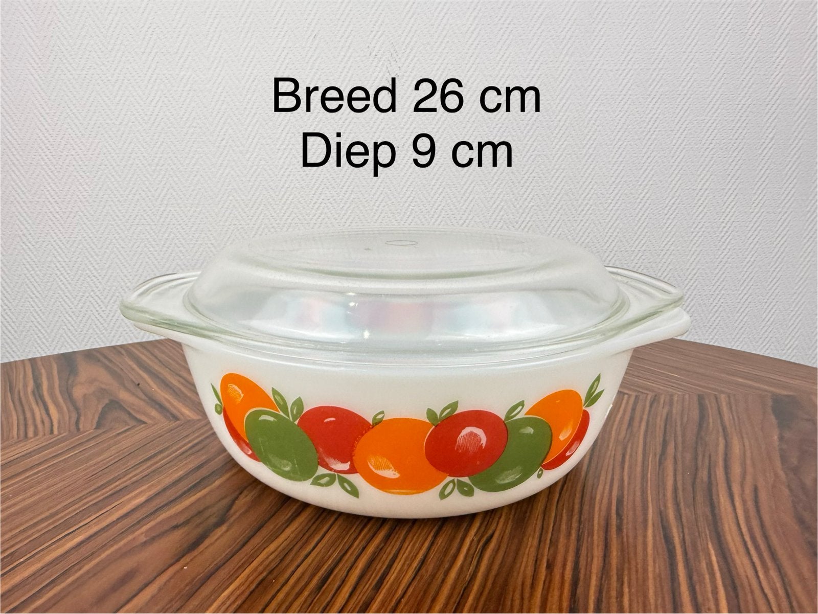 Vintage Pyrex schaal met deksel - Fruitdecor, Gebruikt, Met deksel, Schaal, Ophalen of Verzenden